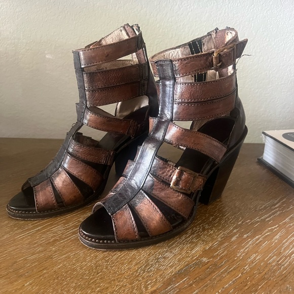 Freebird size 7 Breez sandal heels - Picture 2 of 5